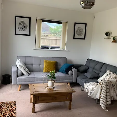 The Hive, Private Large Double Room, Barking, Close To London